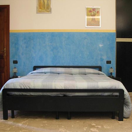 Mare Blu Bed and Breakfast Gioiosa Marea Habitación foto